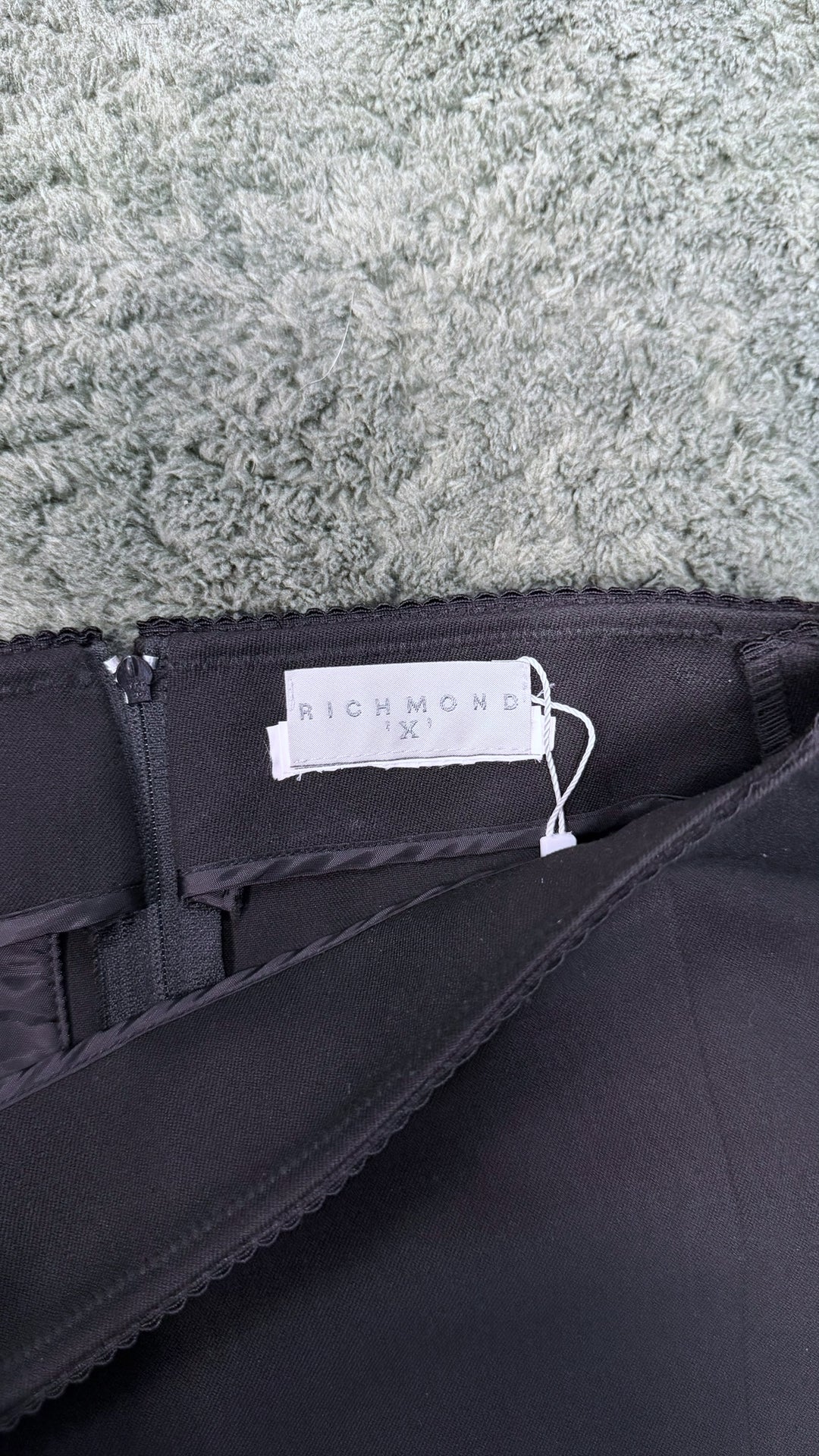 Richmond 2000s stretch skirt small