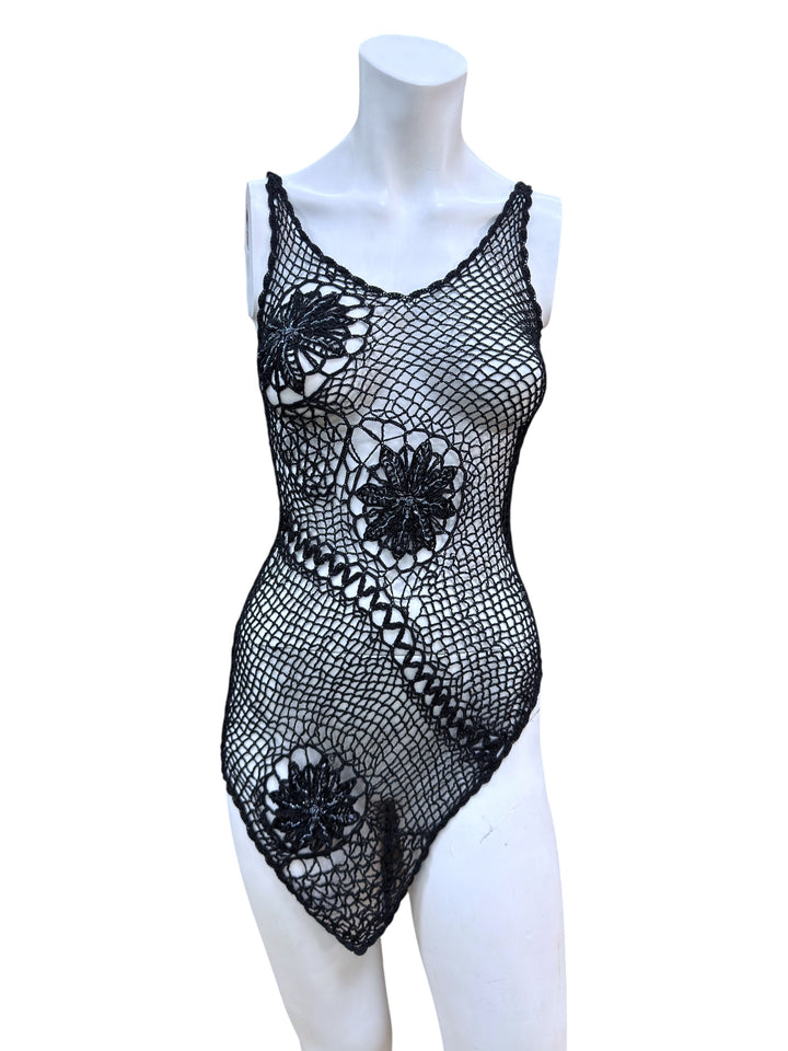 Vintage crochet asymmetric top