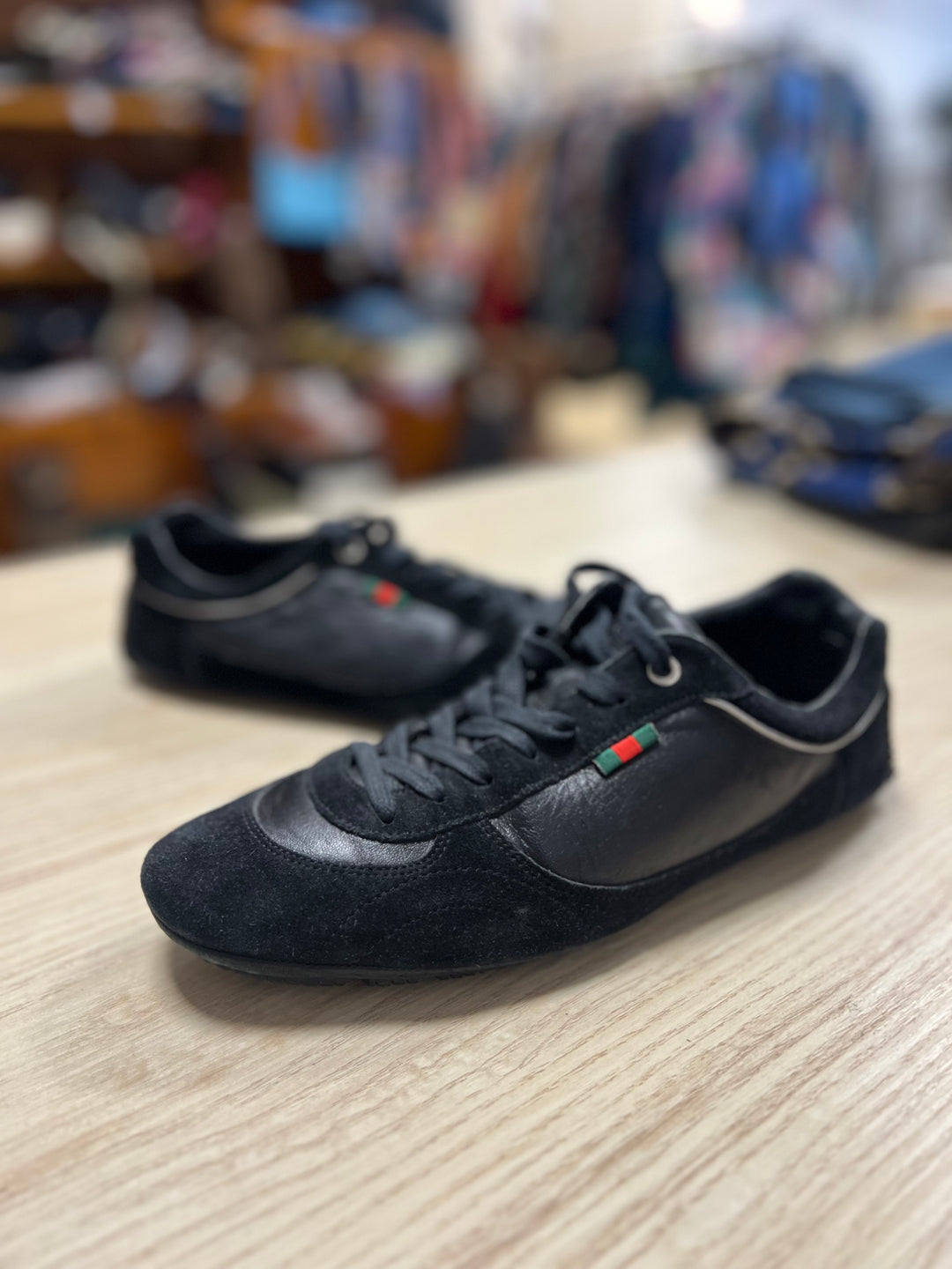 Gucci black suede shoes online