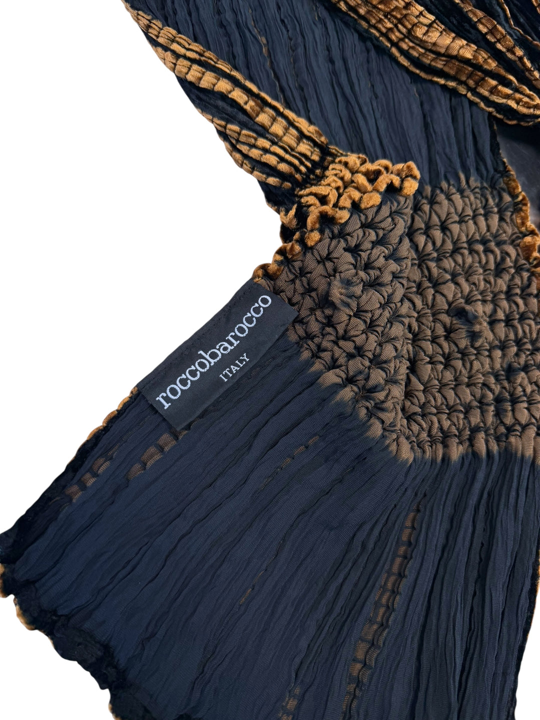 Roccobarocco pleated textured scarf