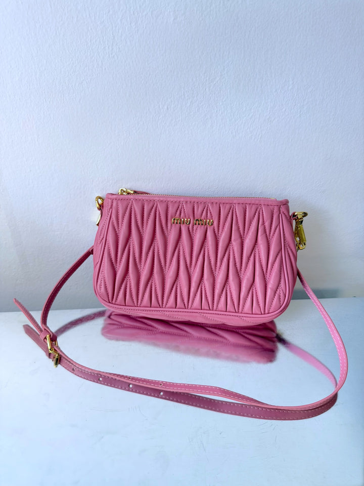 Miu Miu Matelasse pink leather shoulder bag