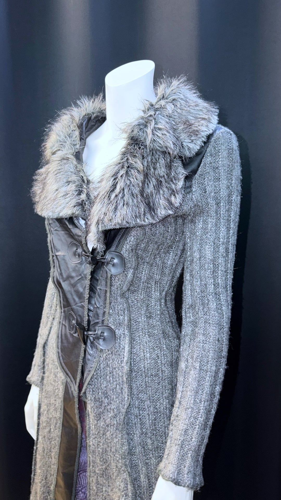 Vintage long knitted coat with faux fur collar