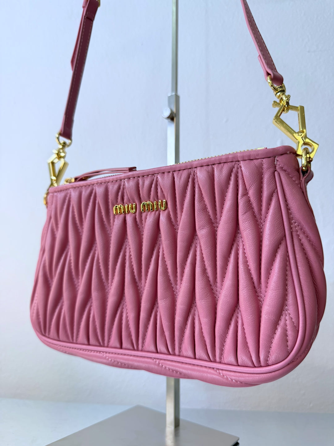 Miu Miu Matelasse pink leather shoulder bag