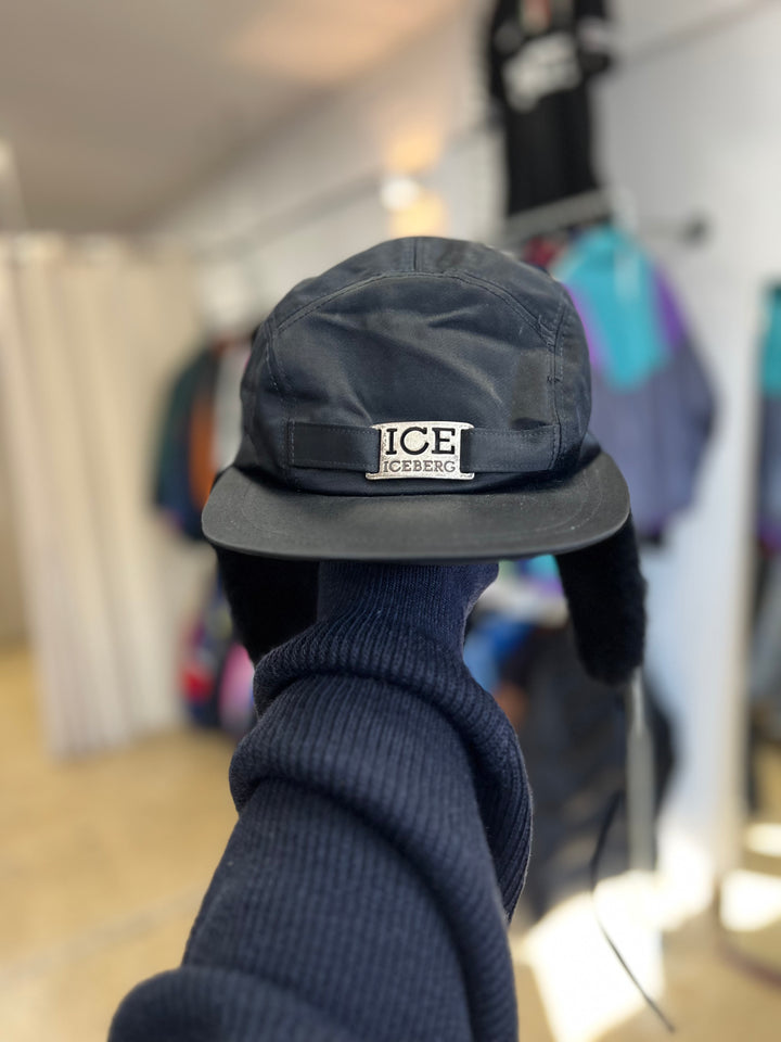 Iceberg vintage trapper hat