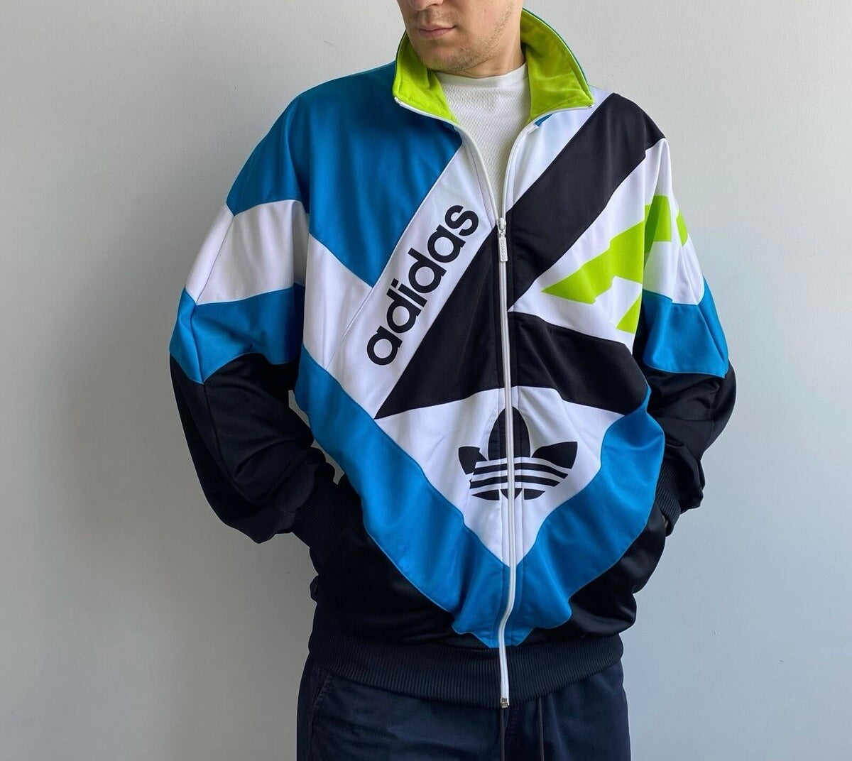 Adidas vintage 80s jacket Men s medium