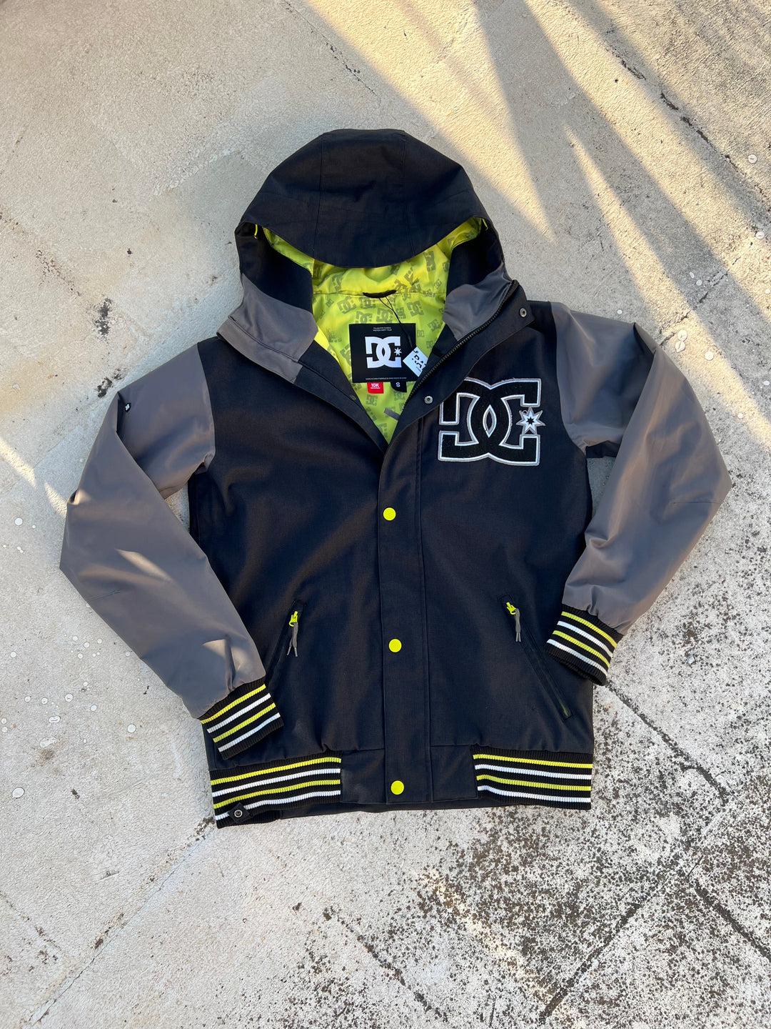 DC Waterproof Snowboard Coat Jacket Men’s Small