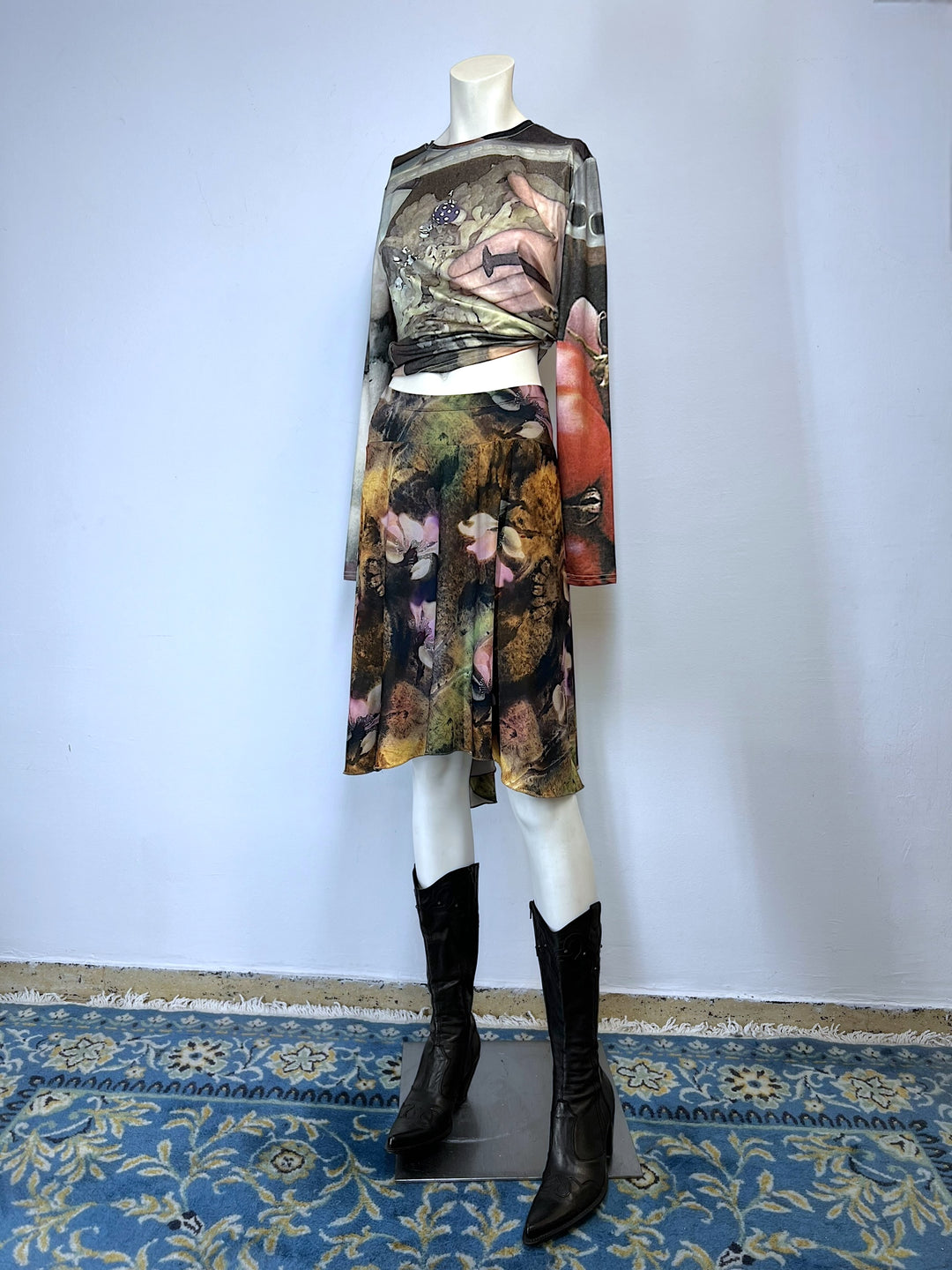 Y2K all over printed skirt medium