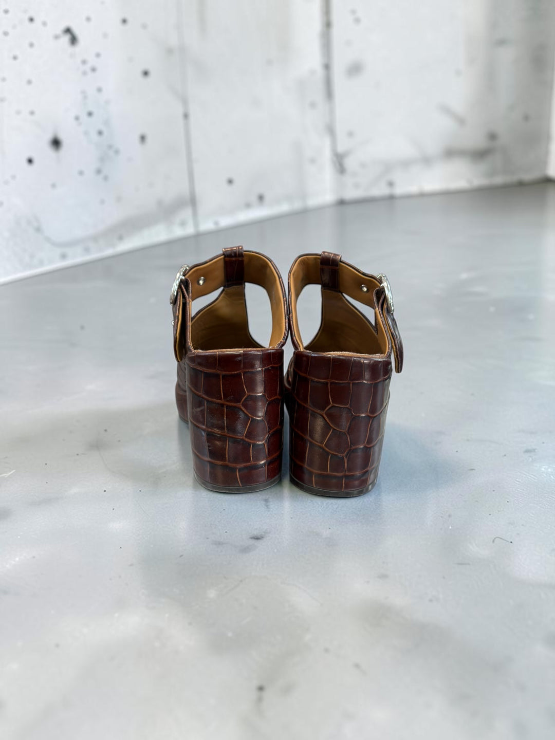 Chloé wave croc-embossed leather buckle mules
