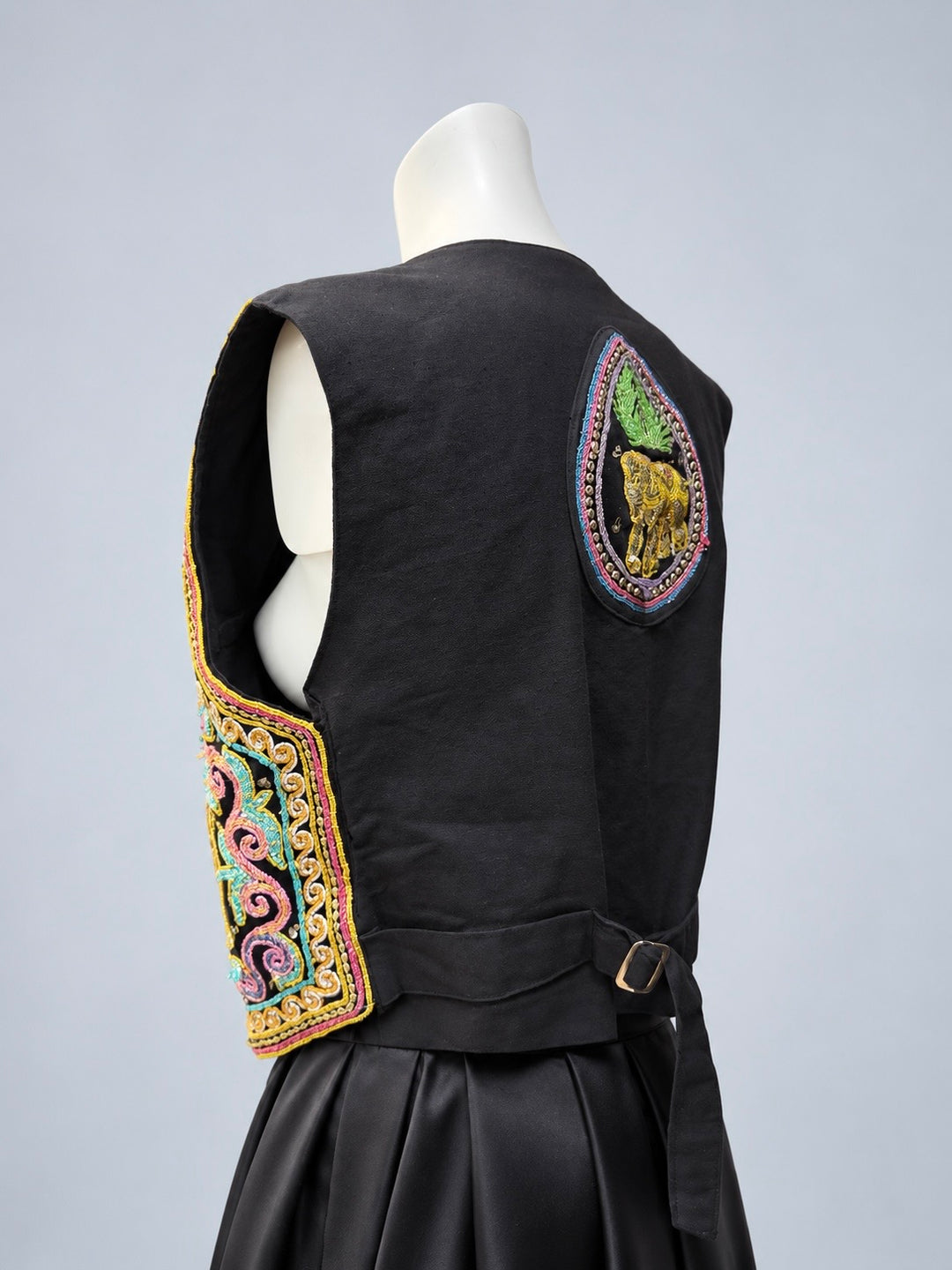 Vintage 80’s Embroidered Kelaga Vest