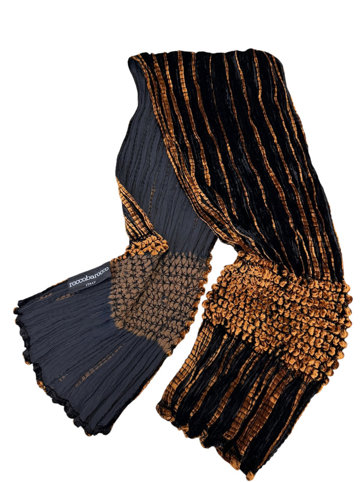Roccobarocco pleated textured scarf