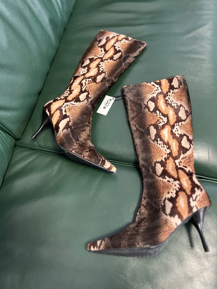 Faux Fur Snake Print Pointy Boots Size 37